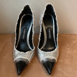 Gorgeous Tom Ford stilettos. Sz 41 (runs small) Silver ombré to black. Worn 2x.